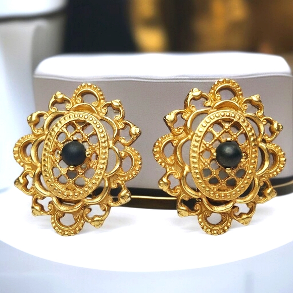 Donna Karan Jewelry - DONNA KARAN DKNY Vintage Lattice French Shield Clip-on Earrings